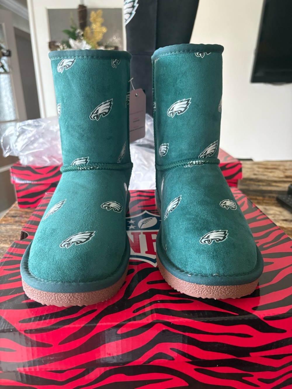 Philadelphia Eagles logo boot